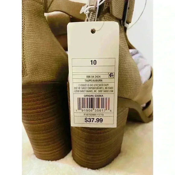 Universal Thread Women’s Auburn block heels - Picture 7 of 7